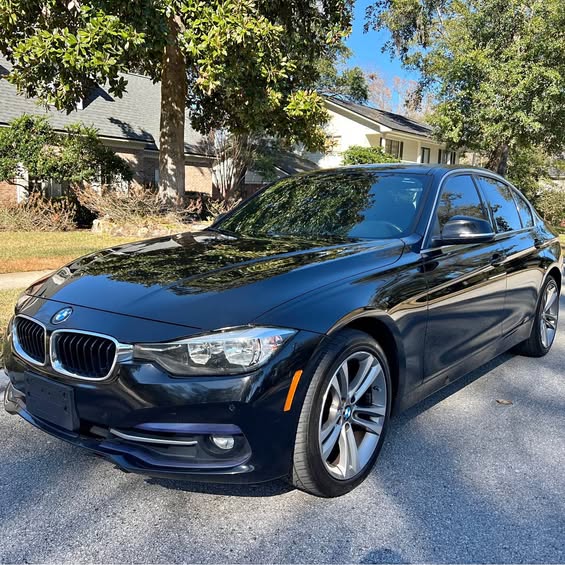 2017 BMW 3 Series - 330i xDrive Sedan 4D