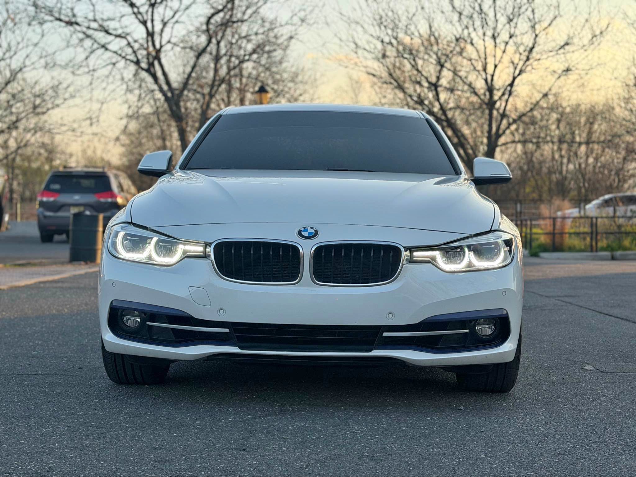 2017 BMW 3 Series - 330xi AWD Sedan 4D
