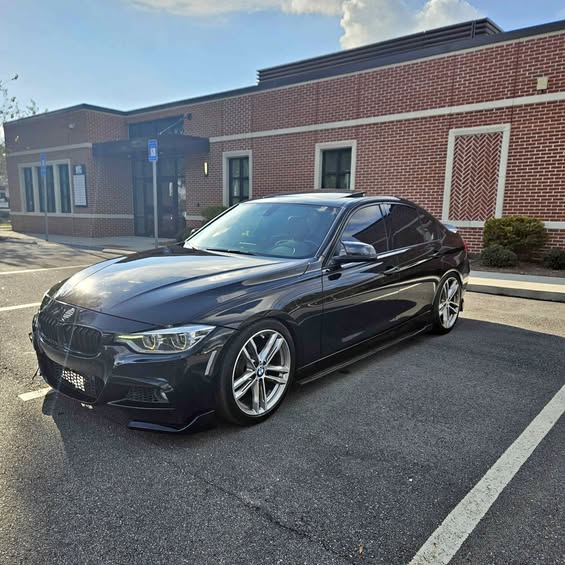 2016 BMW 3 Series - 328i Sedan 4D