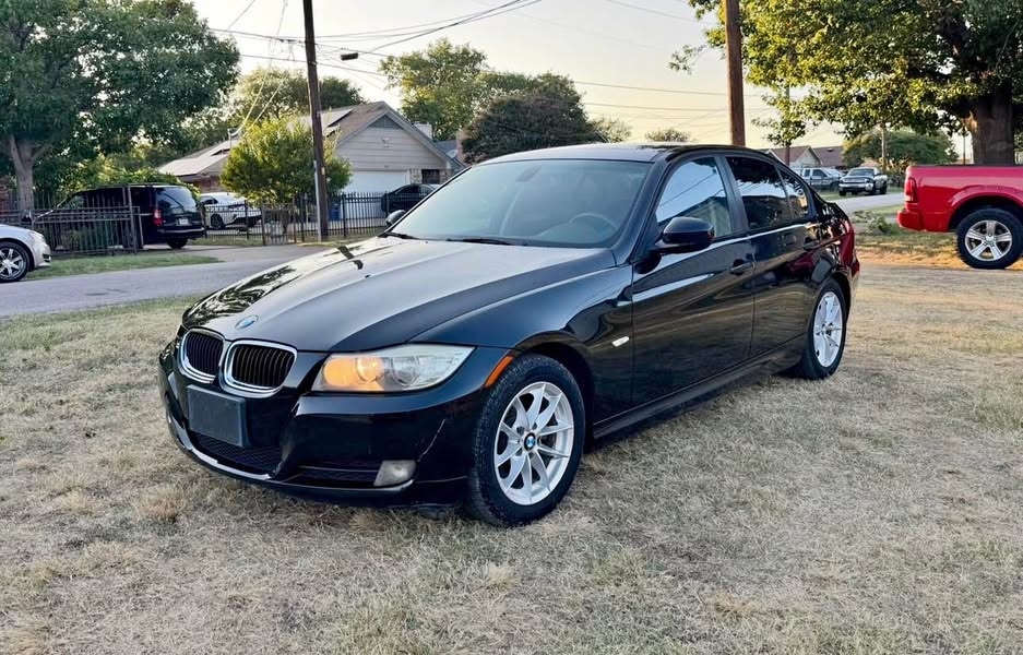 2012 BMW 3 Series - 328i xDrive Sedan 4D