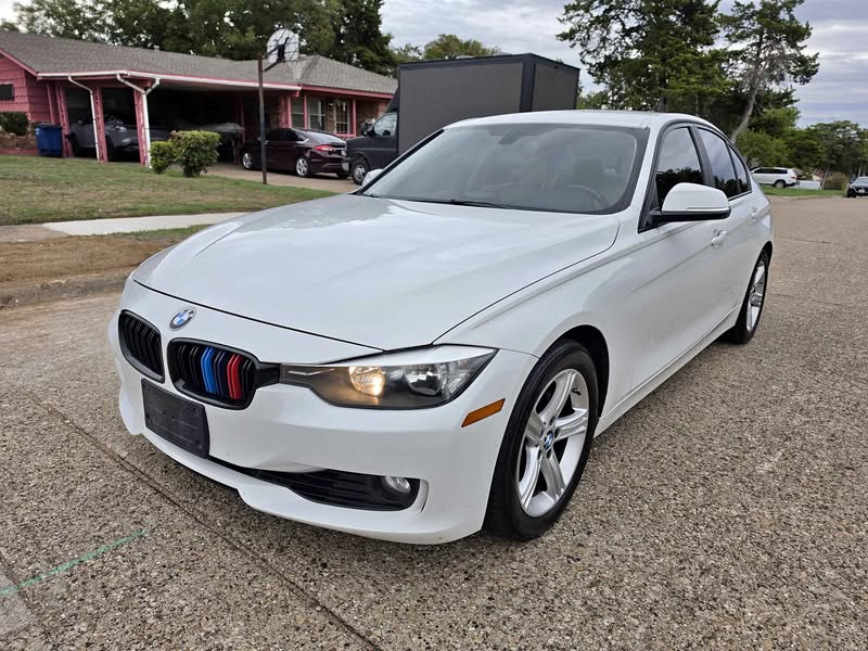 2013 BMW 3 Series - 323i Sedan 4D