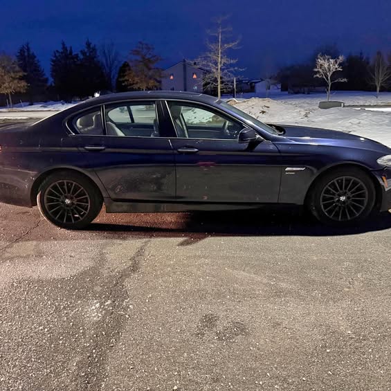 2013 BMW 3 Series - 323i Sedan 4D