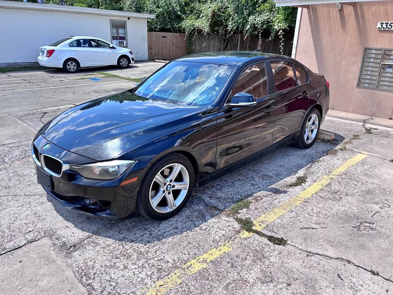 2014 BMW 3 Series - 320i Sedan 4D