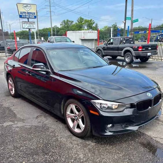 2013 BMW 3 Series - 320i xDrive Sedan 4D