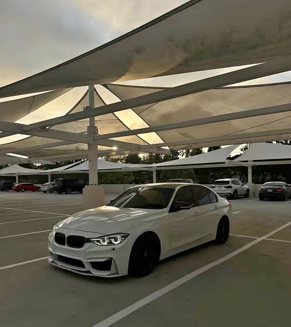 2018 BMW 3 Series - 320i Sedan 4D