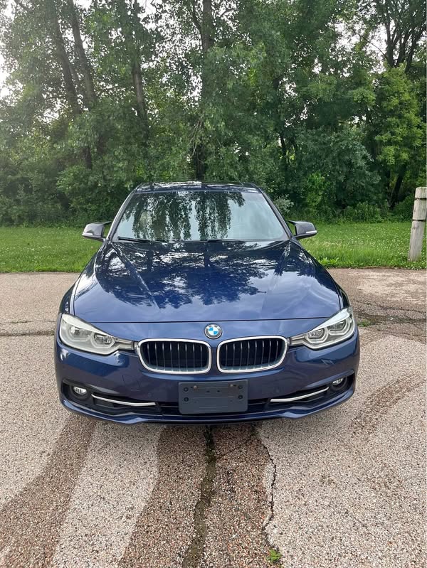 2018 BMW 3 Series - 330i xDrive Sedan 4D