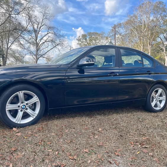 2014 BMW 3 Series - 320i Sedan 4D