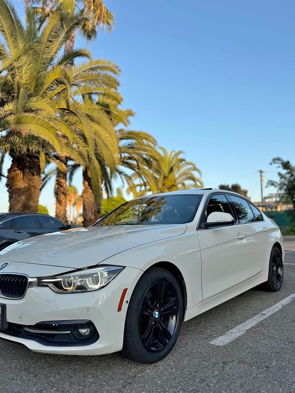 2017 BMW 3 Series - 330i xDrive Sedan 4D