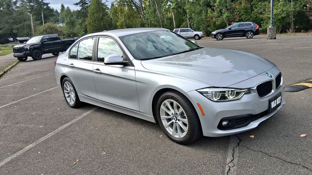2018 BMW 3 Series - 320i Sedan 4D