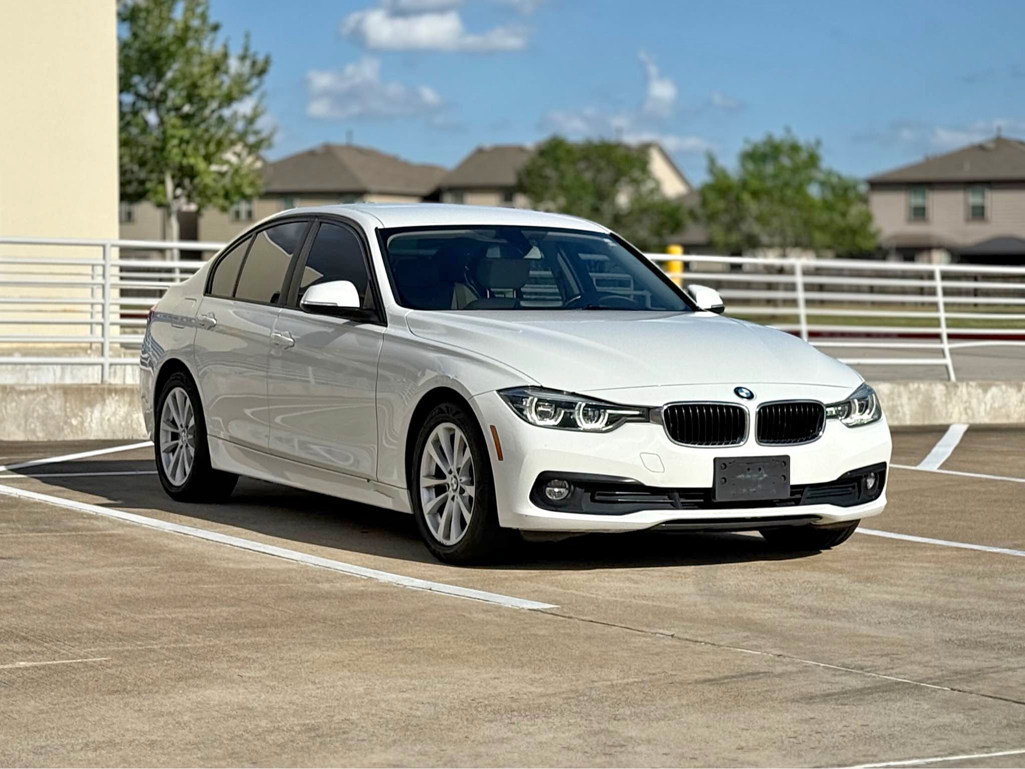 2018 BMW 3 Series - 320i xDrive Sedan 4D