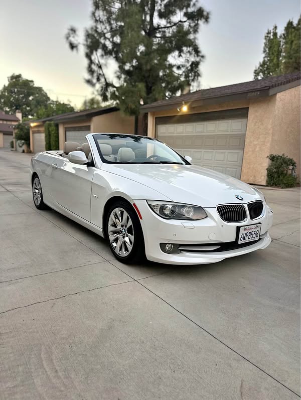 2013 BMW 3 Series - 328i Convertible 2D