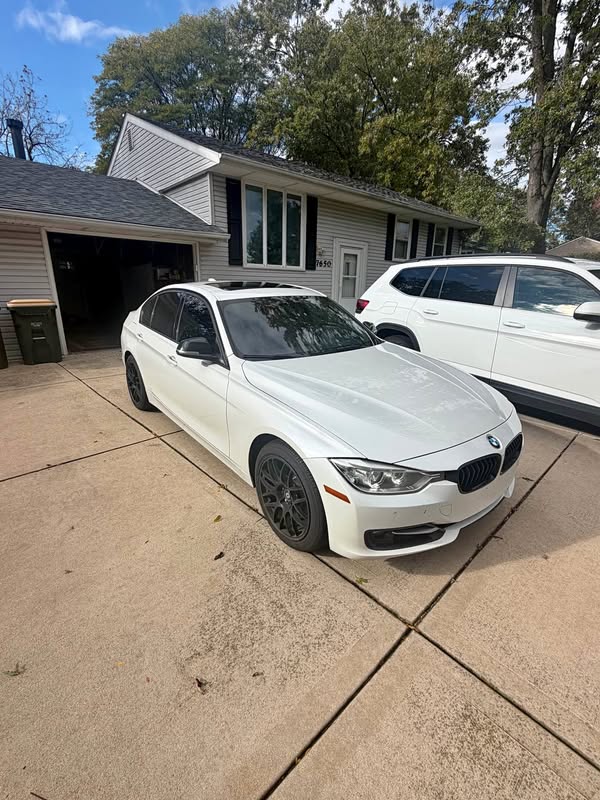 2013 BMW 3 Series - 328i xDrive Sedan 4D