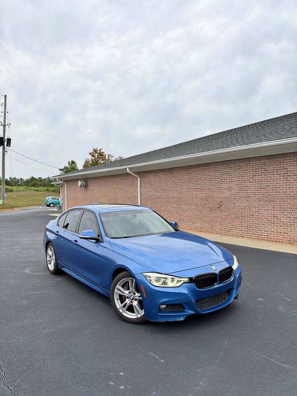 2018 BMW 3 Series - 330i Sedan 4D