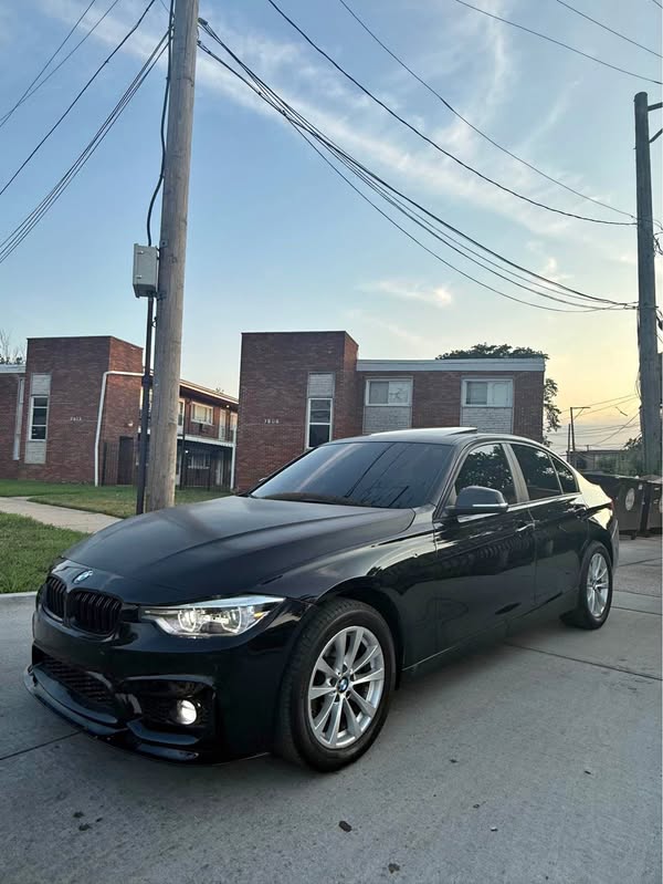 2018 BMW 3 Series - 320i xDrive Sedan 4D