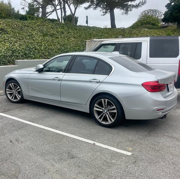 2017 BMW 3 Series - 330i Sedan 4D