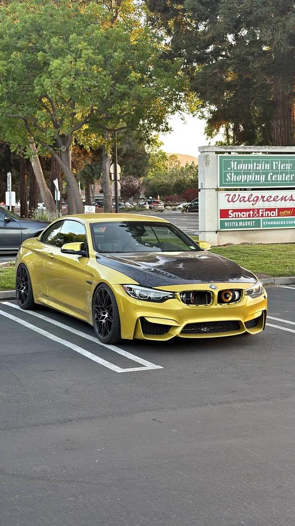 2020 BMW M4 - Competition xDrive Convertible 2D