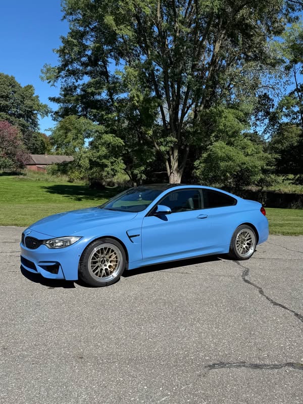 2017 BMW M4 - M4