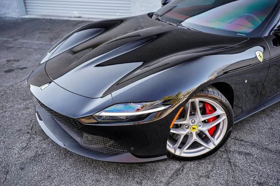 2023 Ferrari Roma - Base