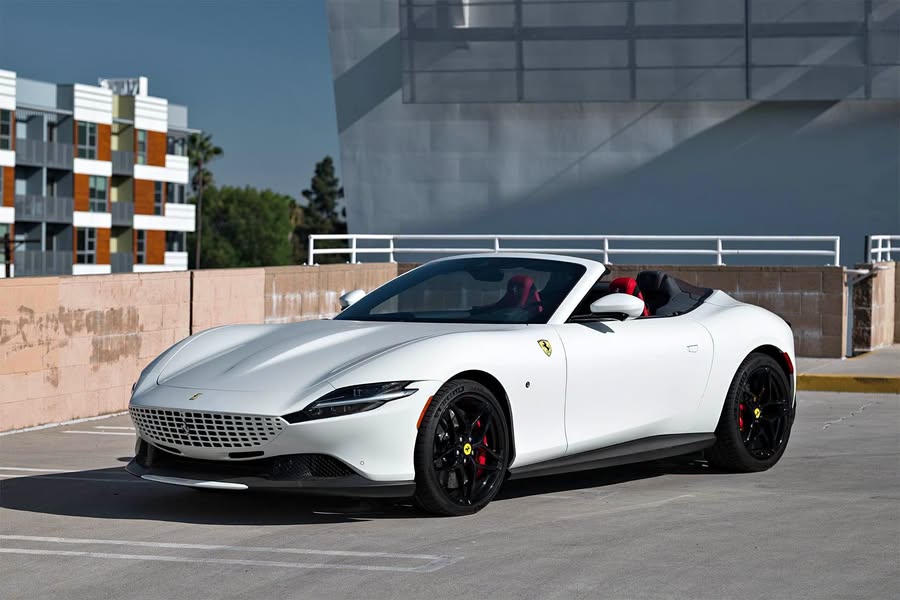 2025 Ferrari Roma - SPIDER