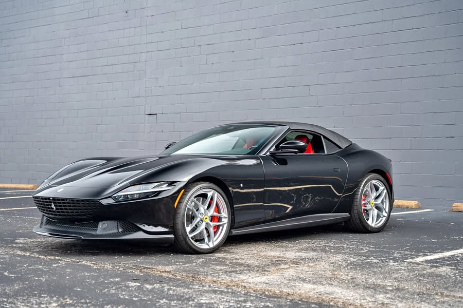 2025 2025 Ferrari roma spider
