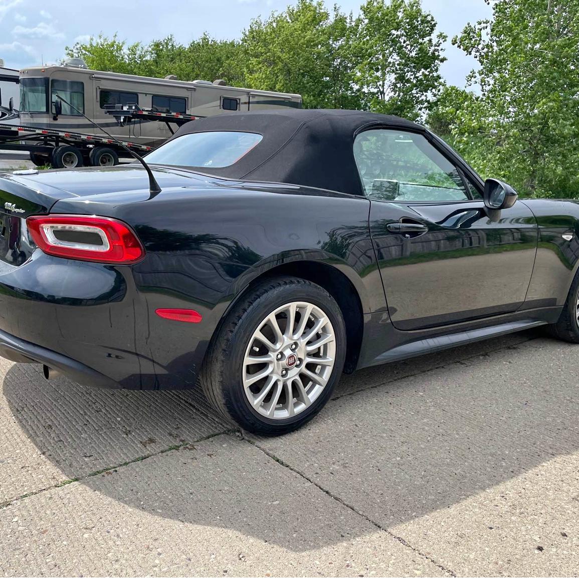 2017 Fiat 124 Spider - Classica Convertible 2D
