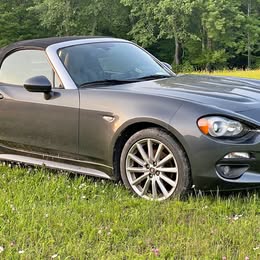 2017 Fiat 124 Spider Lusso Convertible 2D