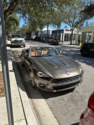 2017 Fiat 124 Spider - Lusso Convertible 2D