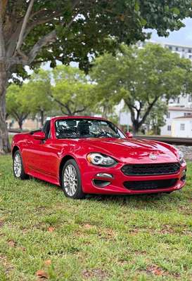 2018 Fiat 124 Spider - Classica Convertible 2D
