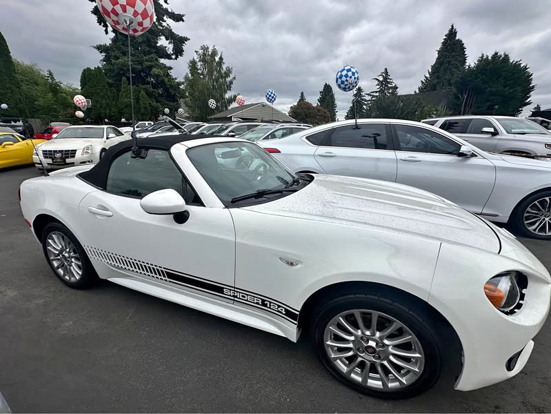 2017 Fiat 124 Spider - Classica Convertible 2D