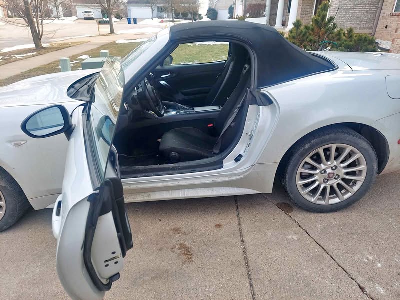 2019 Fiat 124 Spider Classica 2 Dr convertible 38k miles