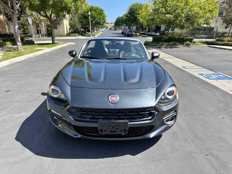 2019 Fiat 124 Spider - Lusso Convertible 2D