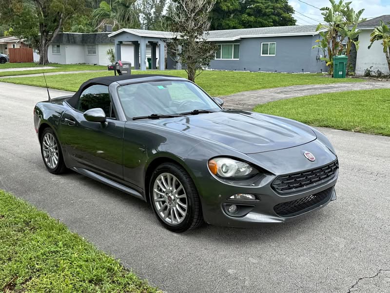 2017 Fiat 124 Spider - Classica Convertible 2D
