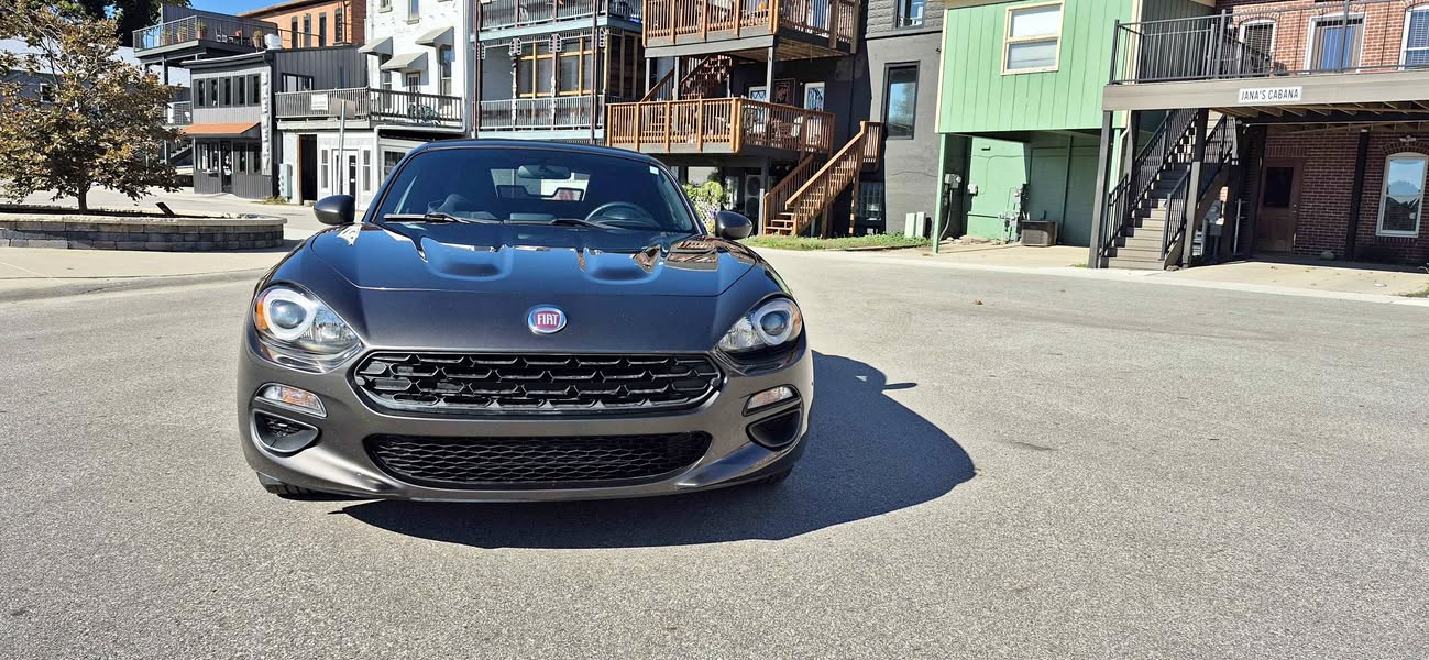 2017 Fiat 124 Spider - Classica Convertible 2D