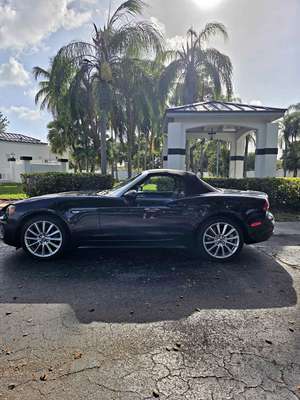 2017 Fiat 124 Spider - Lusso Convertible 2D