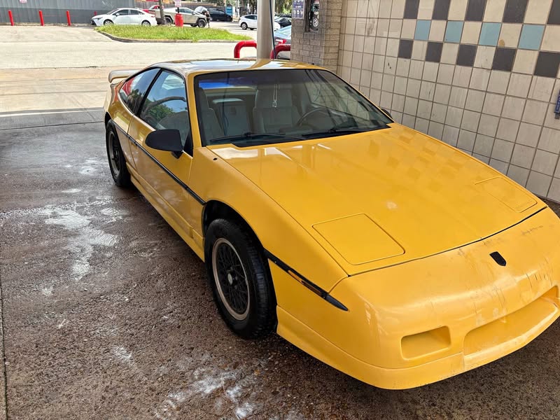 1988 Pontiac fiero - GT