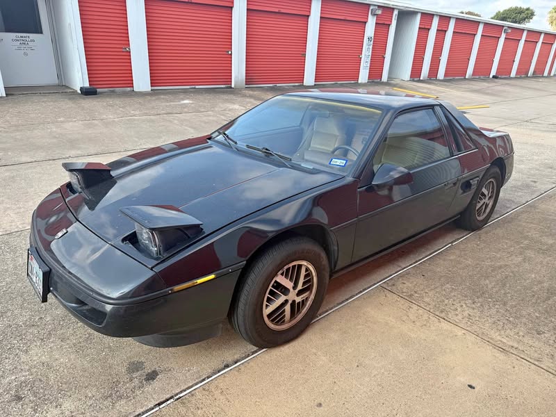 1988 Pontiac fiero - 2m4