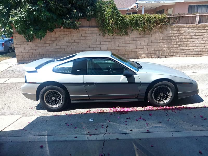 1986 Pontiac fiero - GT