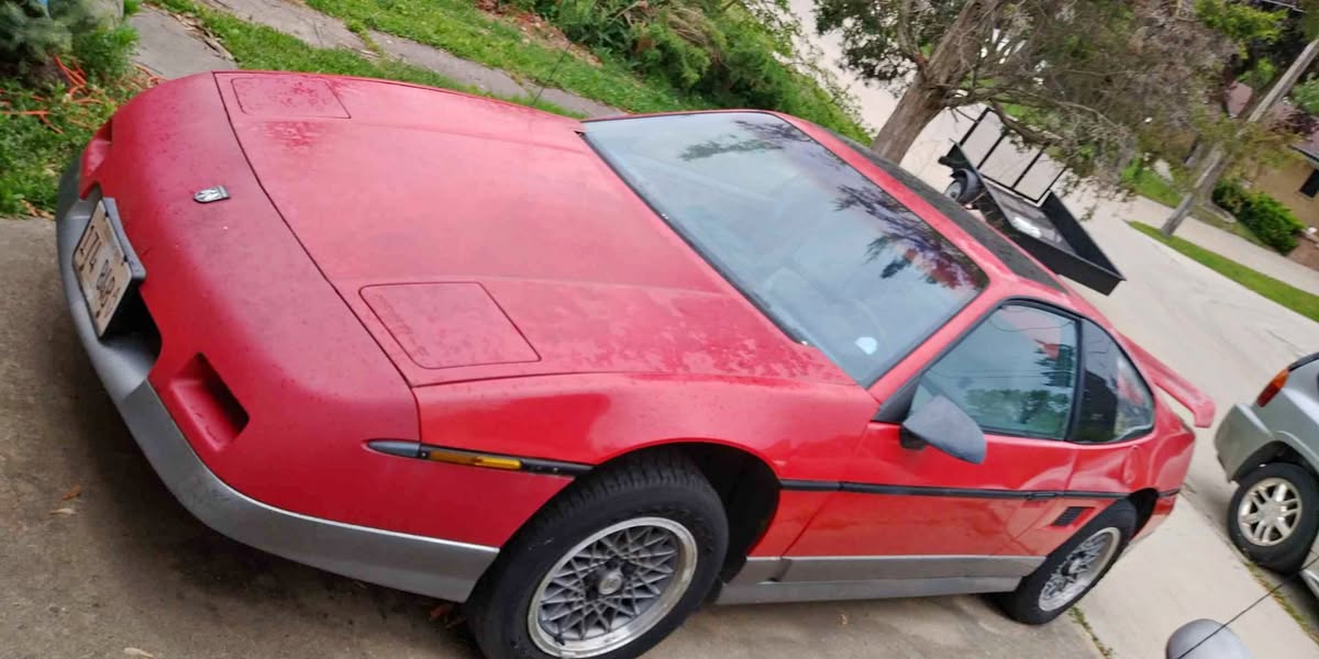 1986 Pontiac fiero - Sport package