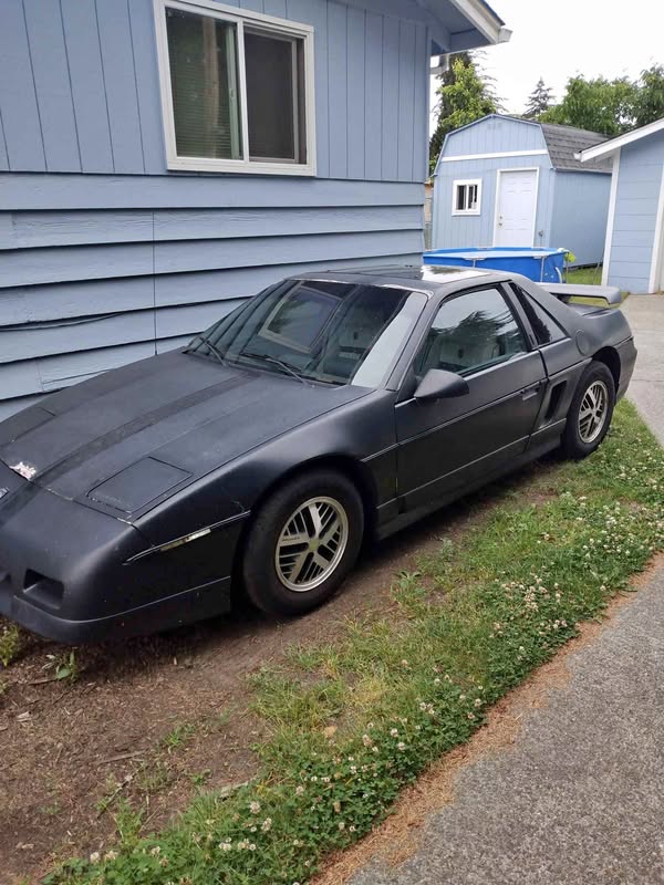 1986 Pontiac Fiero  - SE