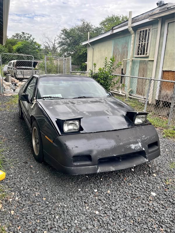 1986 Pontiac Fiero  - SE