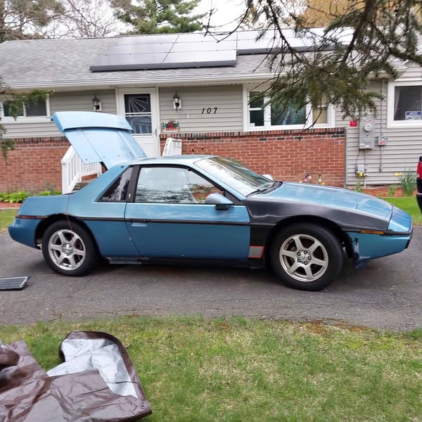 1984 Pontiac fiero se , indy pace car