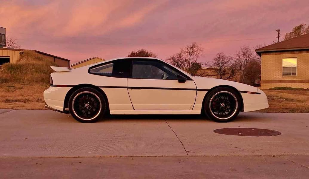 1988 Pontiac fiero - V8 Fiero GT
