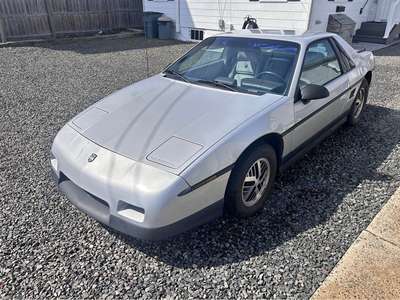 1986 Pontiac fiero - SE