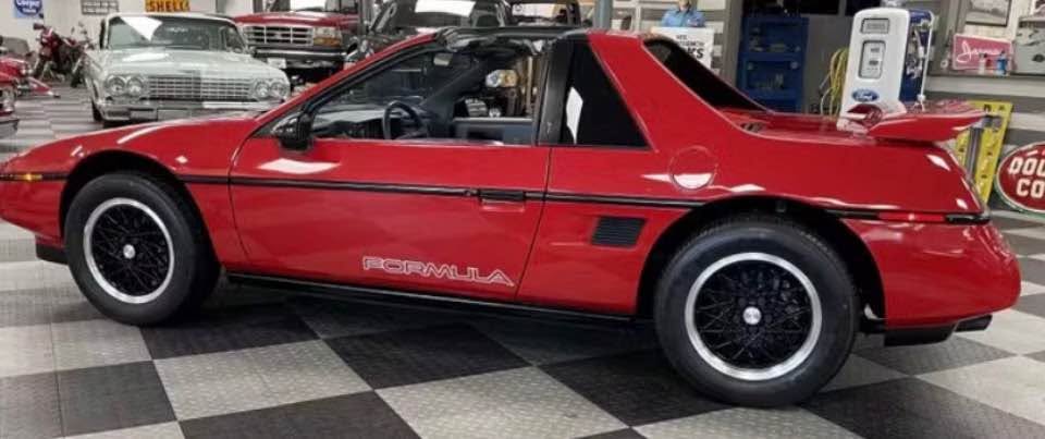 1988 Pontiac fiero - Formula