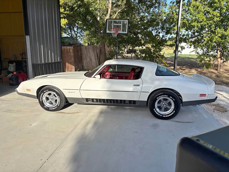 1979 Pontiac Firebird - Formula Coupe 2D