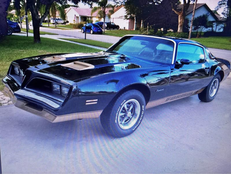 1977 Pontiac Firebird - Formula Coupe 2D