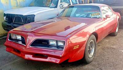 1977 Pontiac Firebird - Esprit