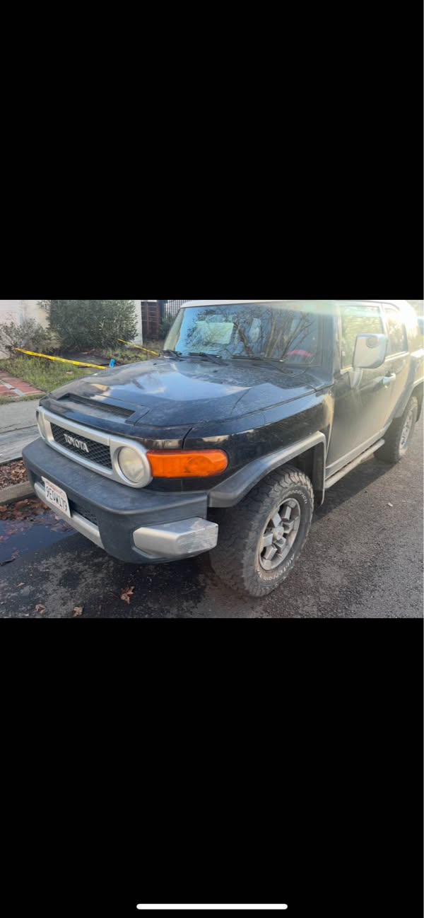 2007 Toyota FJ Cruiser - Sport Utility 2D