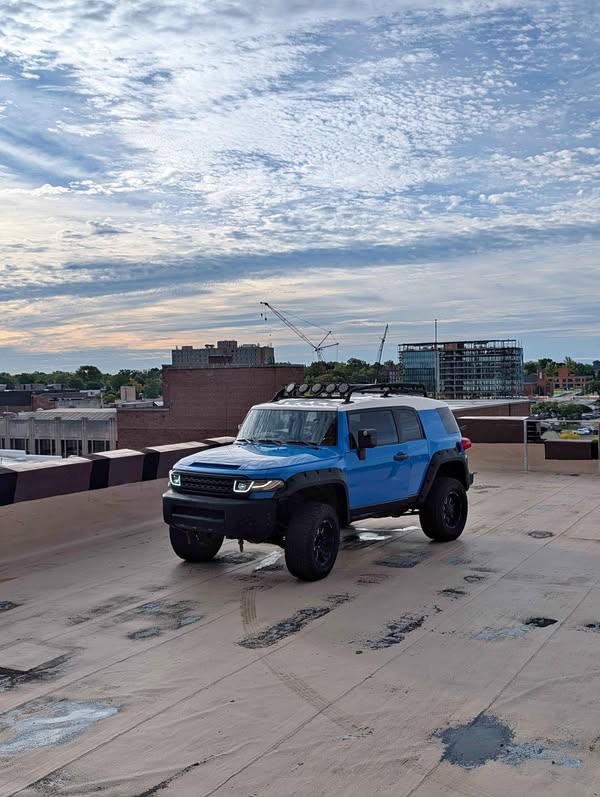 2007 Toyota FJ Cruiser - Sport Utility 2D