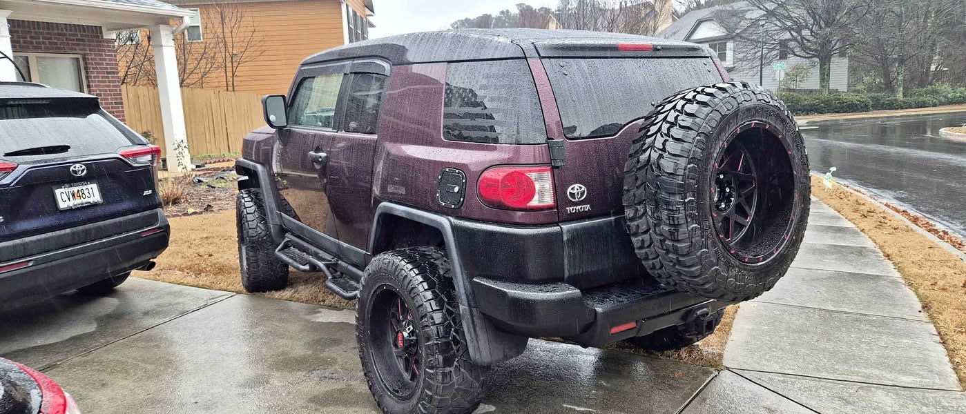 2007 Toyota FJ Cruiser - Sport Utility 2D